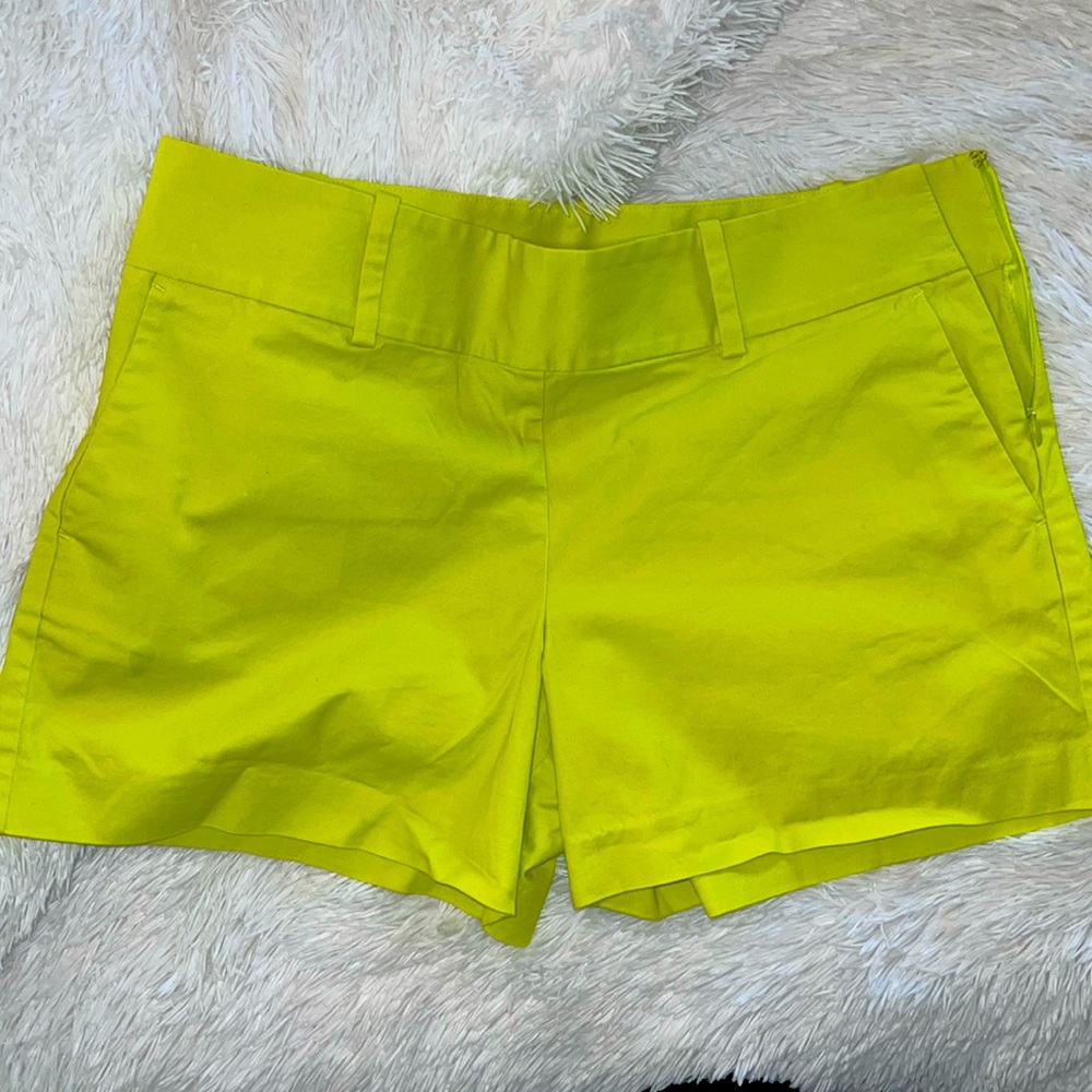 Ann Taylor City Short in Island Lime Green. Size 10.